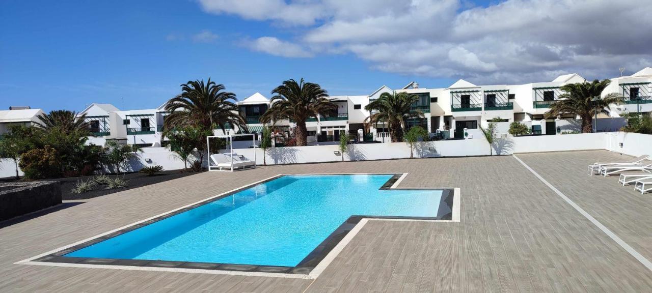 Luminosa Vivienda Vacacional Con Vista A La Piscina Costa Teguise Zewnętrze zdjęcie