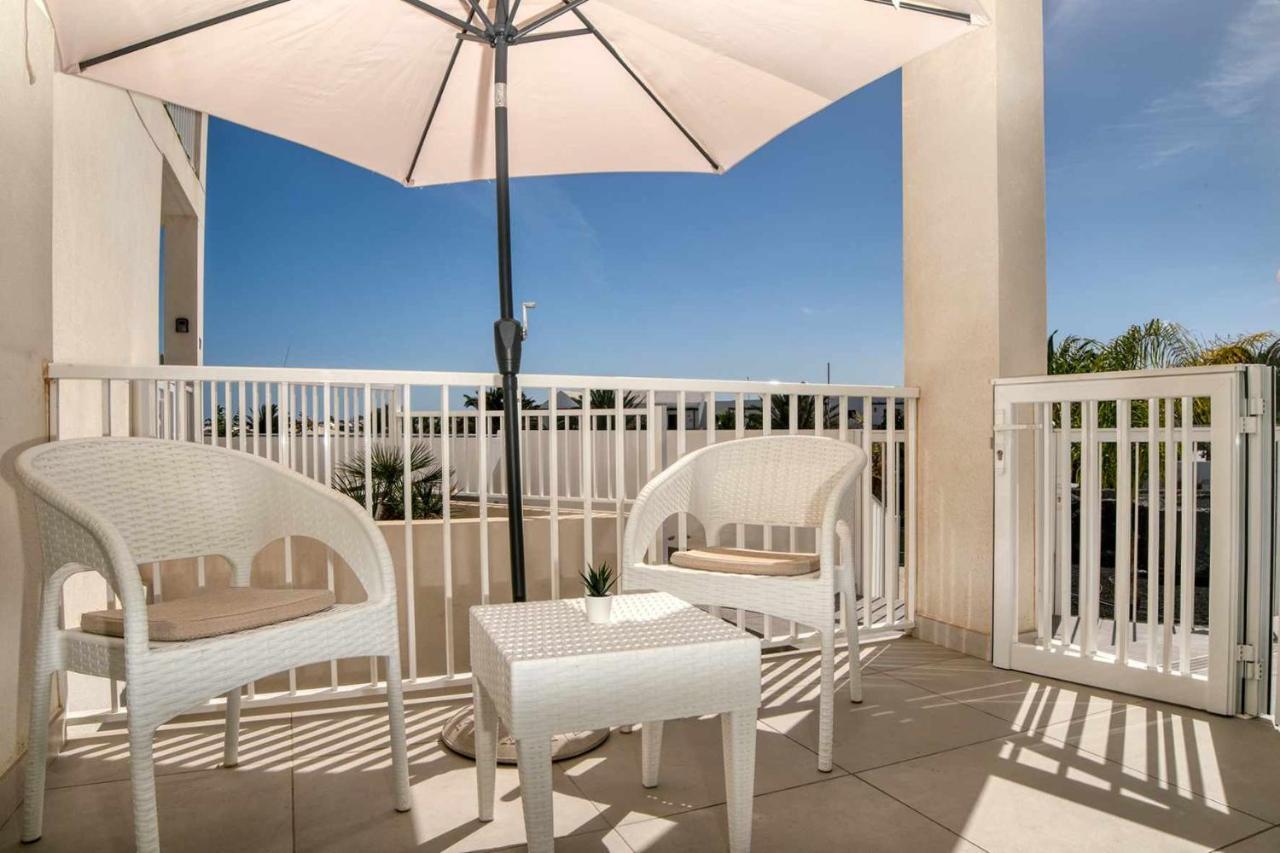 Luminosa Vivienda Vacacional Con Vista A La Piscina Costa Teguise Zewnętrze zdjęcie