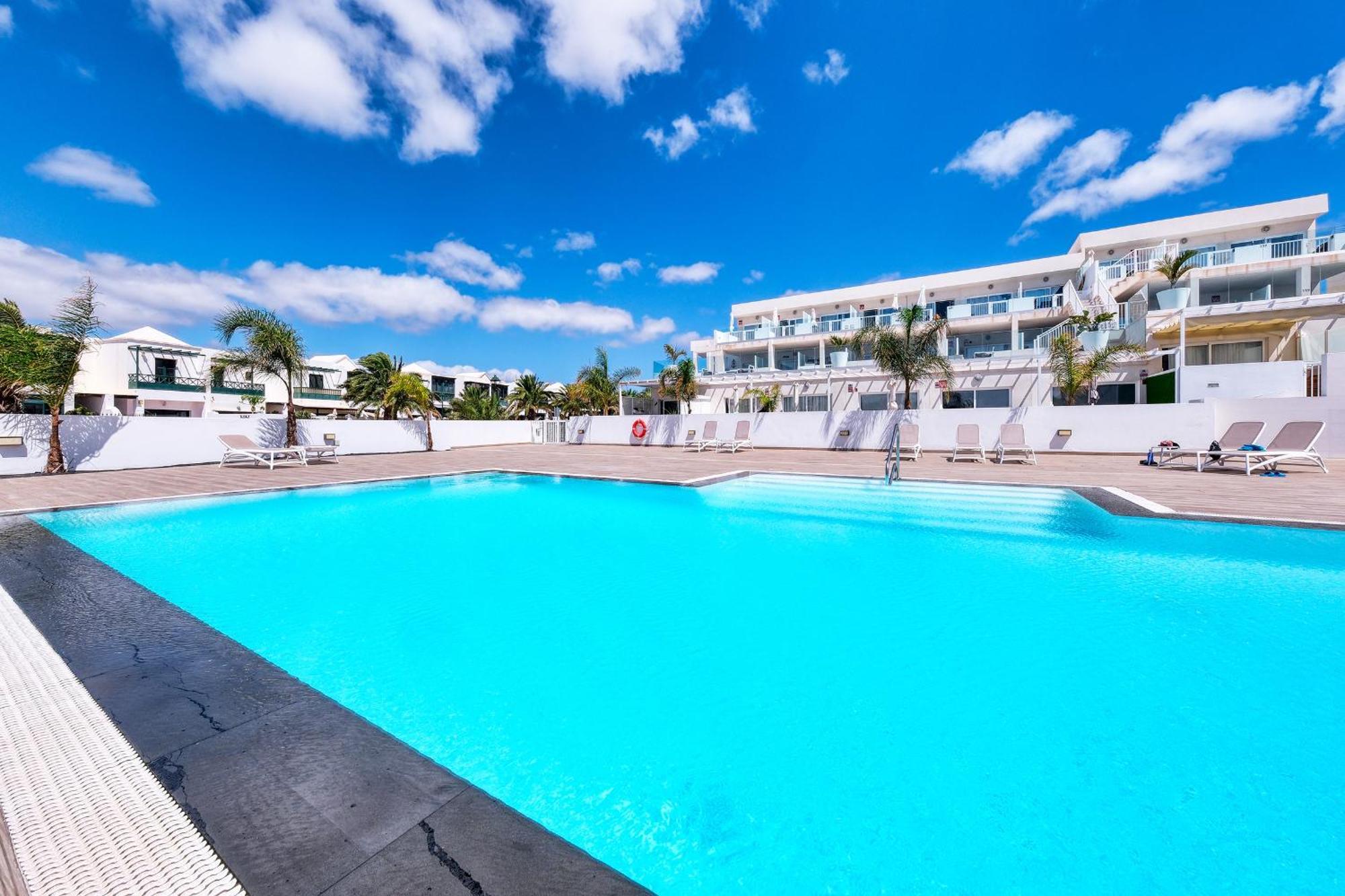 Luminosa Vivienda Vacacional Con Vista A La Piscina Costa Teguise Zewnętrze zdjęcie